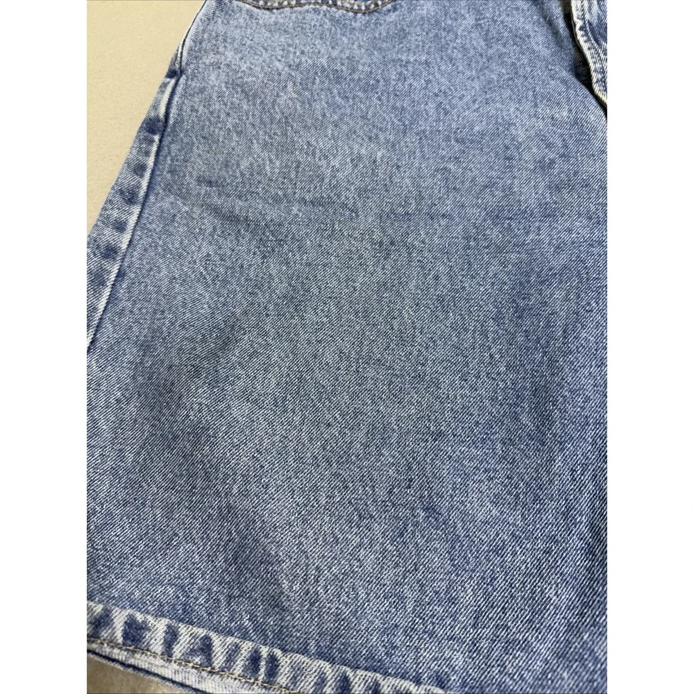 Levis these jorts